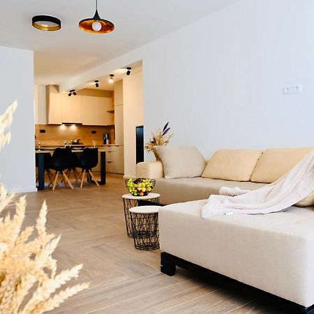 Adorable Holiday Apartment Malinska Extérieur photo