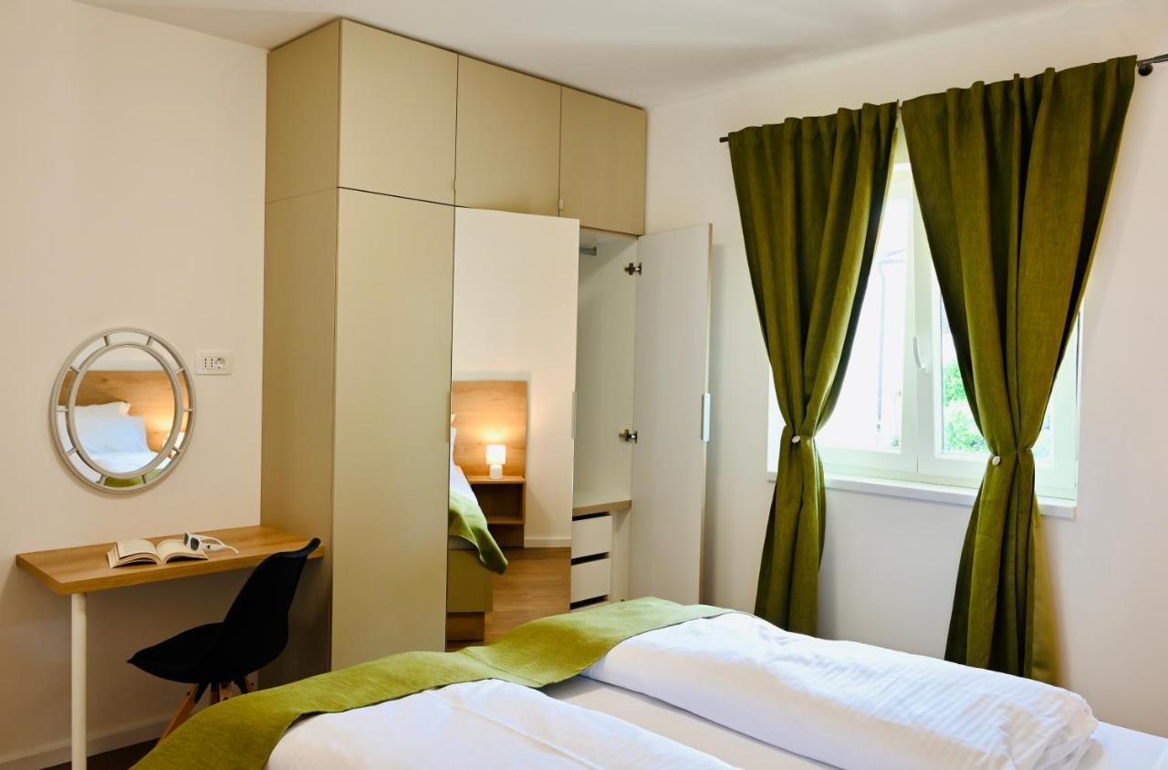 Adorable Holiday Apartment Malinska Extérieur photo