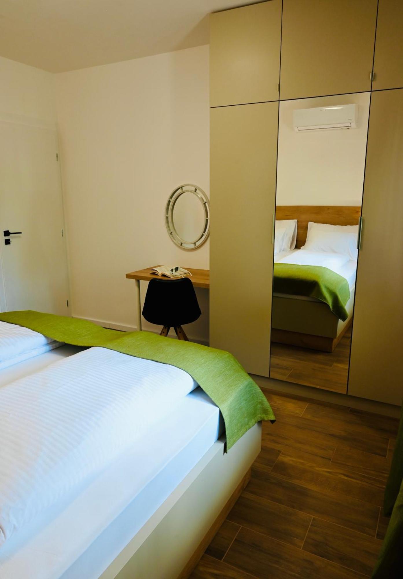 Adorable Holiday Apartment Malinska Extérieur photo